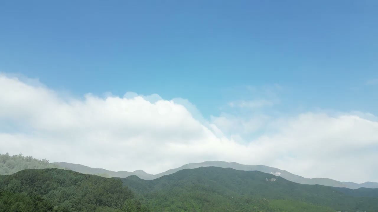 어머니의 산 모악산을 향해 달려가는 드론영상