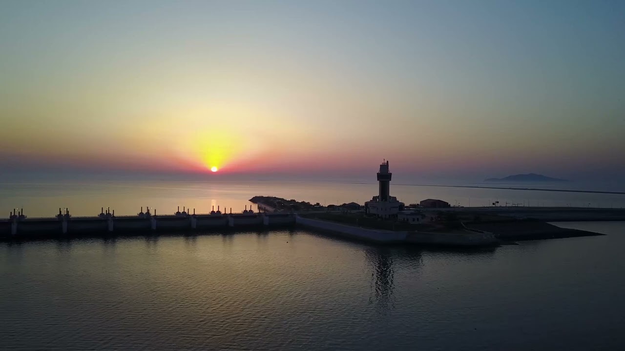 군산 새만금 낙조를 드론으로 담다. 자연경관과 인공적 시설의 만남